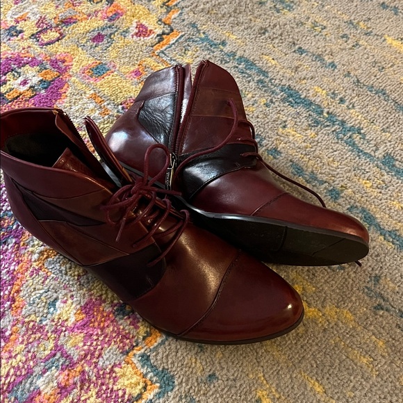 Elegant Burgundy and Black Women's Ankle Boots, fits 9-9.5 USA, new, - Picture 12 of 15